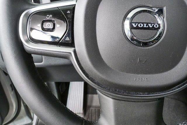 2024 Volvo XC60 Plus Dark Theme