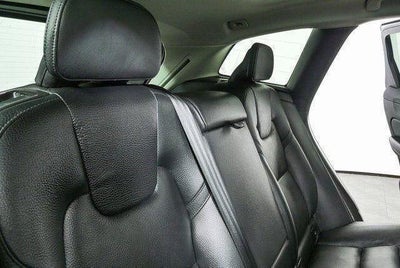 2024 Volvo XC60 Plus Dark Theme