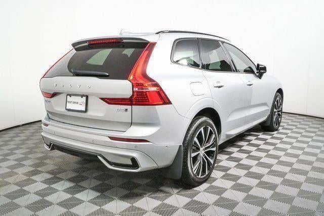 2024 Volvo XC60 Plus Dark Theme
