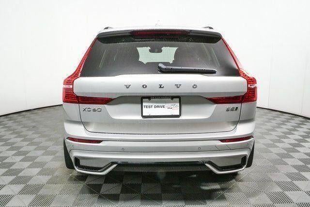 2024 Volvo XC60 Plus Dark Theme
