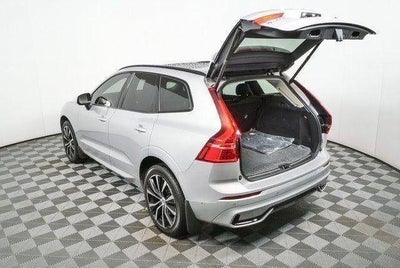 2024 Volvo XC60 Plus Dark Theme