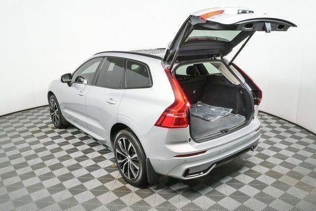 2024 Volvo XC60 Plus Dark Theme