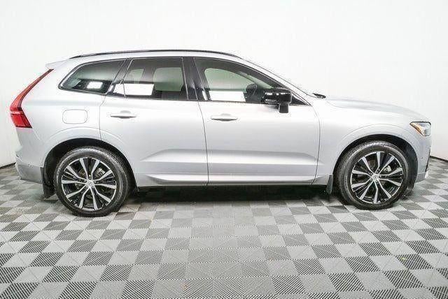 2024 Volvo XC60 Plus Dark Theme