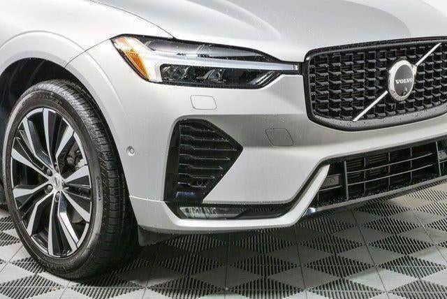 2024 Volvo XC60 Plus Dark Theme