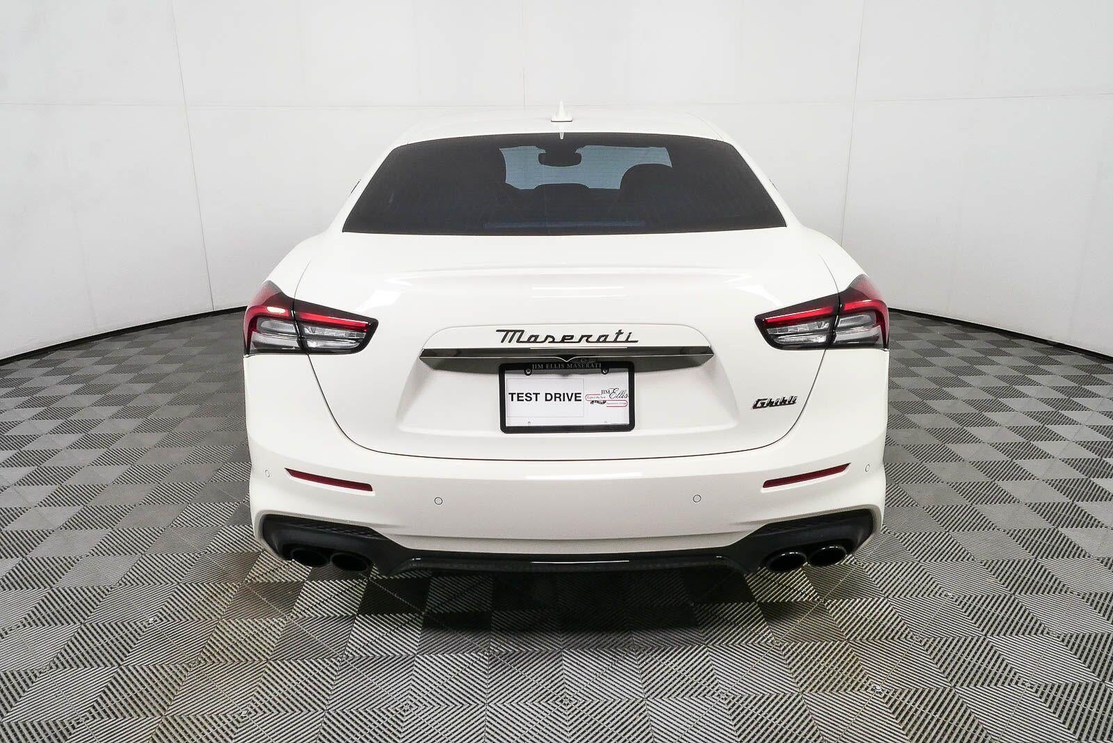 2023 Maserati Ghibli Modena