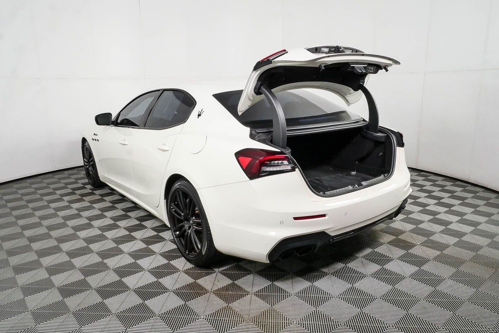 2023 Maserati Ghibli Modena