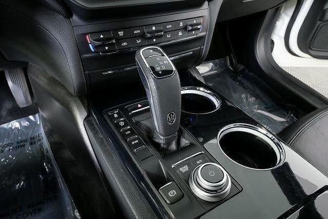 2022 Maserati Ghibli Modena Q4