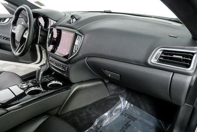 2022 Maserati Ghibli Modena Q4