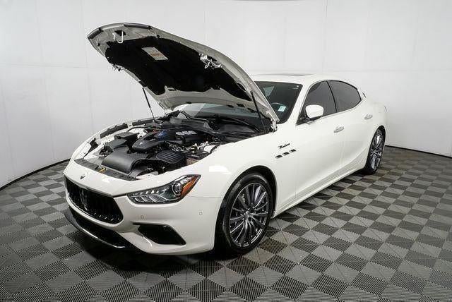 2022 Maserati Ghibli Modena Q4