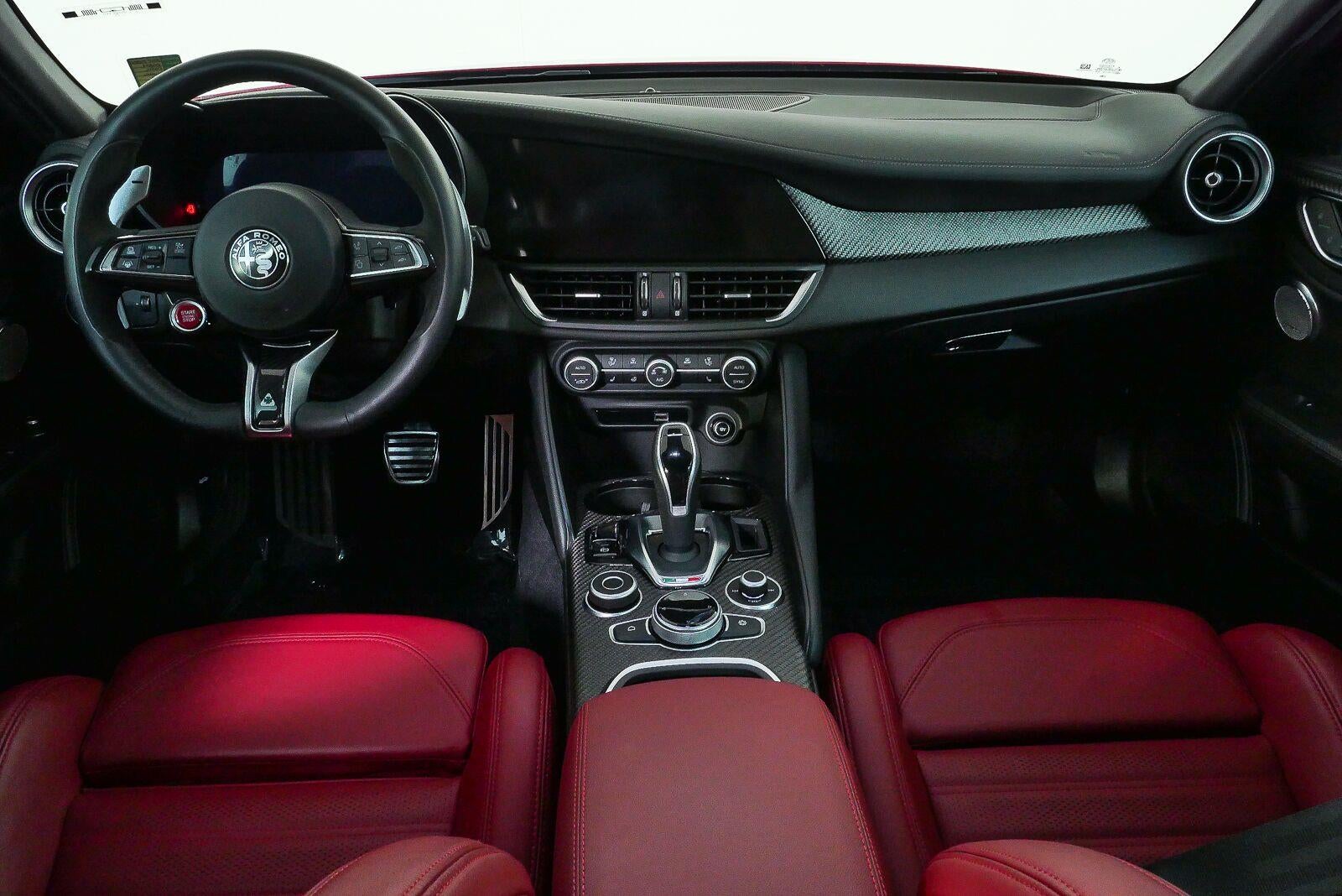 2024 Alfa Romeo Giulia Quadrifoglio Carbon
