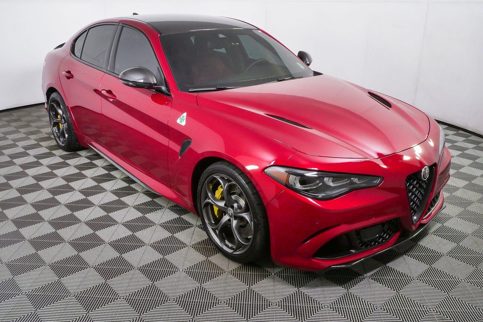 2024 Alfa Romeo Giulia Quadrifoglio Carbon