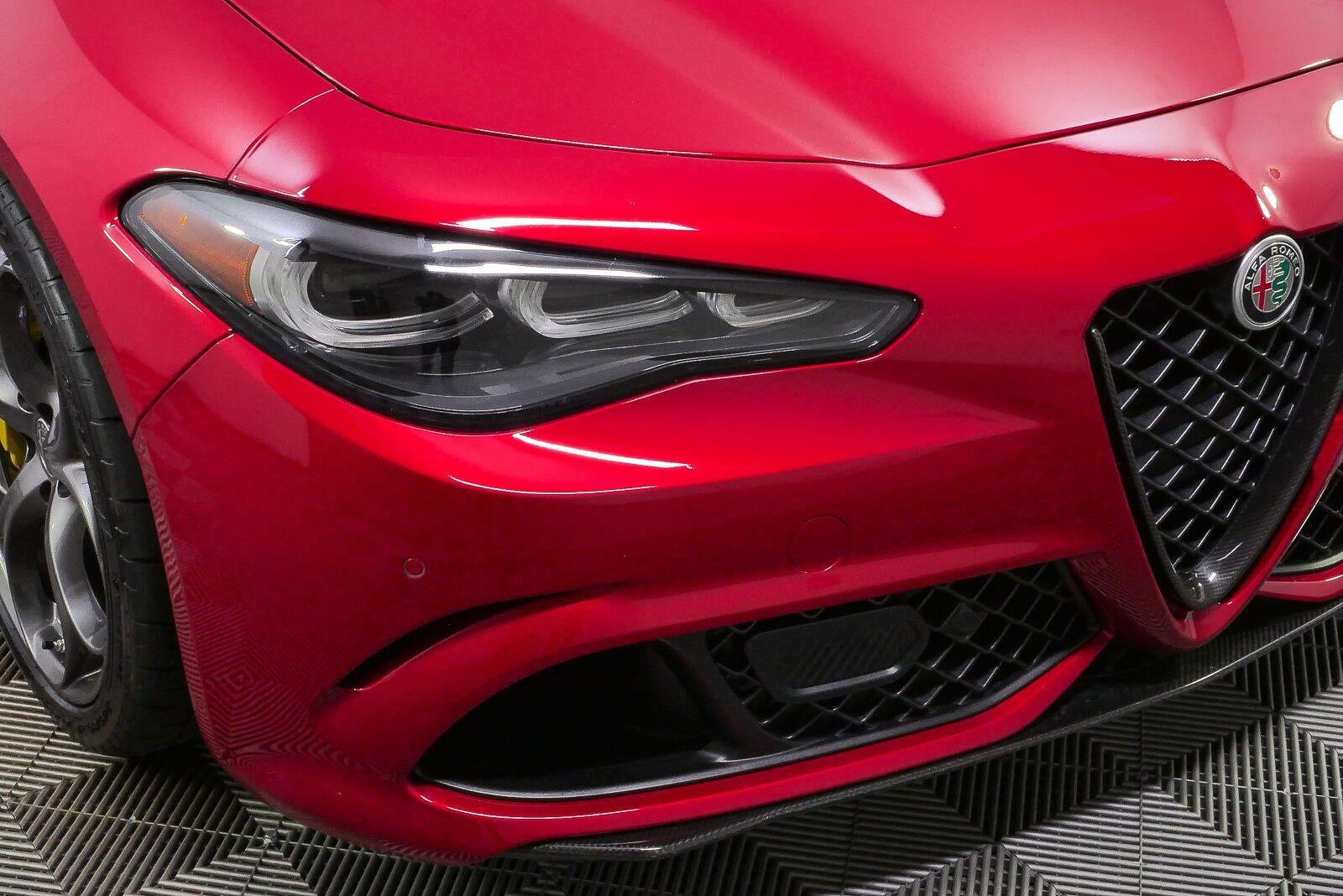 2024 Alfa Romeo Giulia Quadrifoglio Carbon