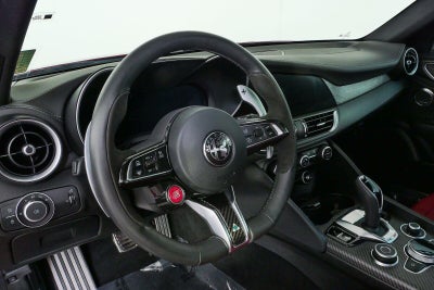 2024 Alfa Romeo Giulia Quadrifoglio Carbon