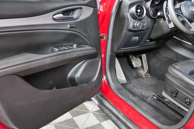 2018 Alfa Romeo Stelvio Sport