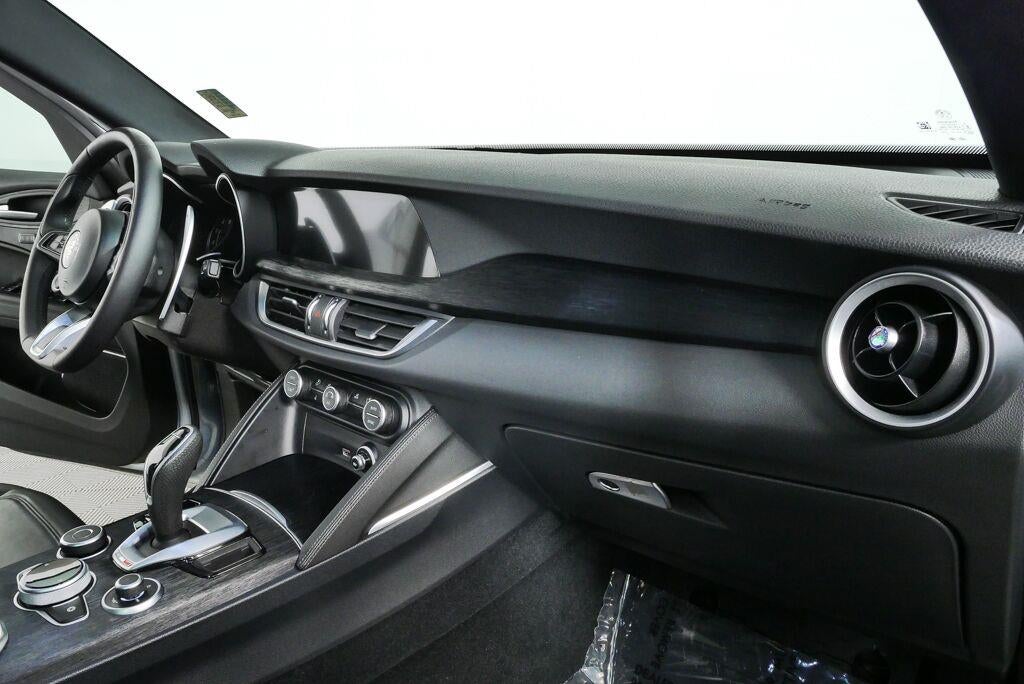 2023 Alfa Romeo Stelvio Sprint