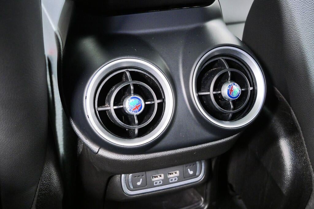 2023 Alfa Romeo Stelvio Sprint